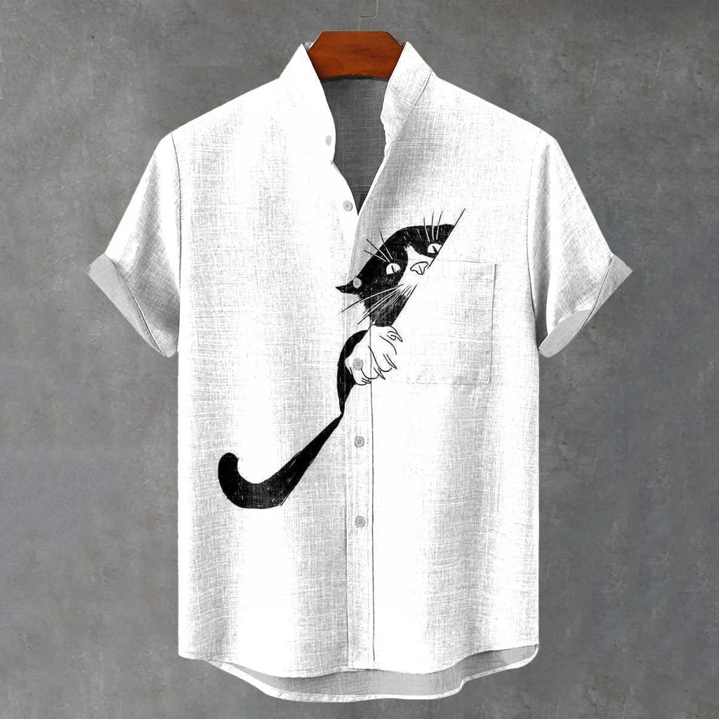 Herren-T-Shirt mit schwarzer Katze und Versteck-Print, Kurzarm